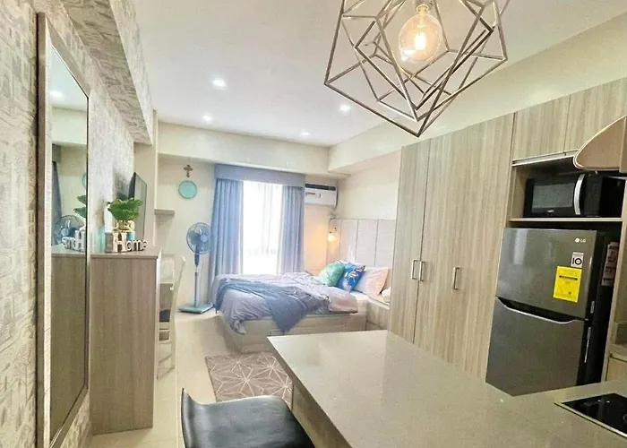 Apartment Stylish In It Park Near Ayala Bloc *
