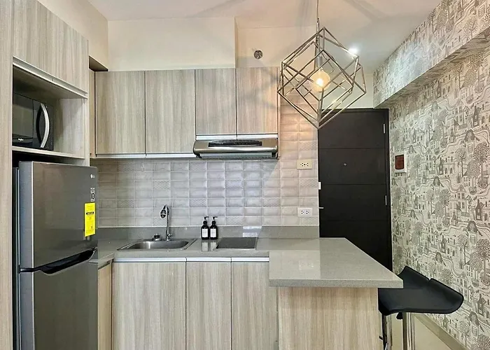 Stylish In It Park Near Ayala Bloc *